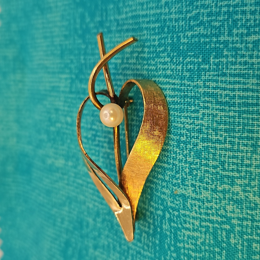 Vintage Van Dell Pearl Brooch